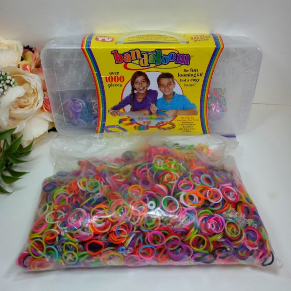 Bandaloom Kit and Almost a Pound of Rubber Bands to Refill. Rubber Band Bracelet - Picture 2 of 4